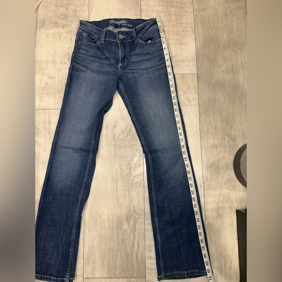 Women’s wrangler jeans boot cut - Picture 3 of 5